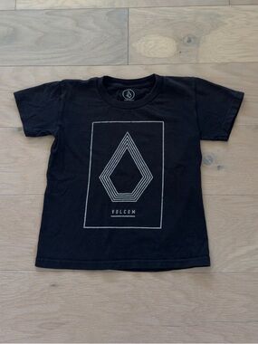 Volcom Black Kids boys short sleeve tshirt Graphic Tee w Geometric Logo size 5